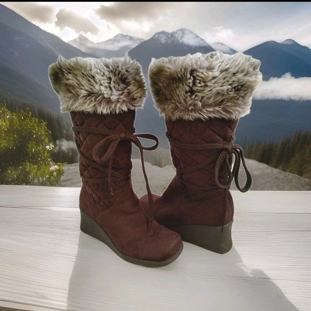 Cozy Brown Faux Fur Women's Quilted Winter Wedge Boots Wrap Tie Detail Size 7